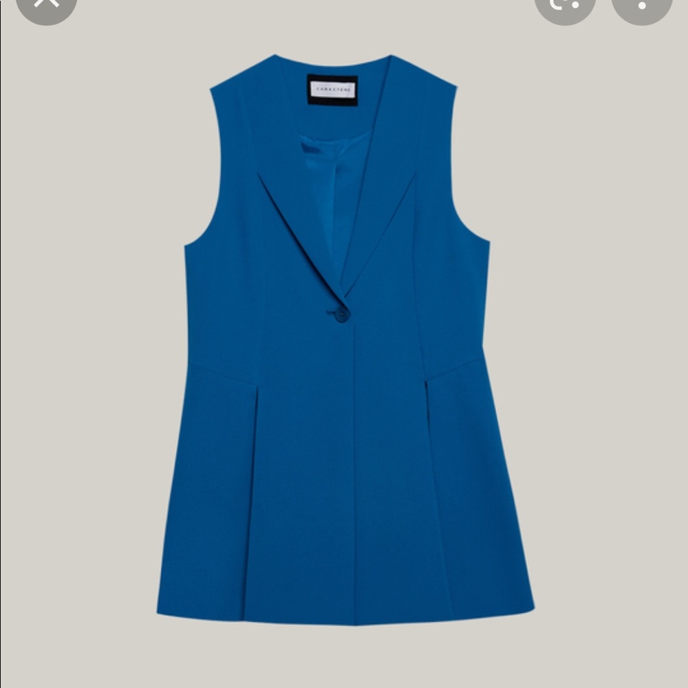 caractère vest clothes